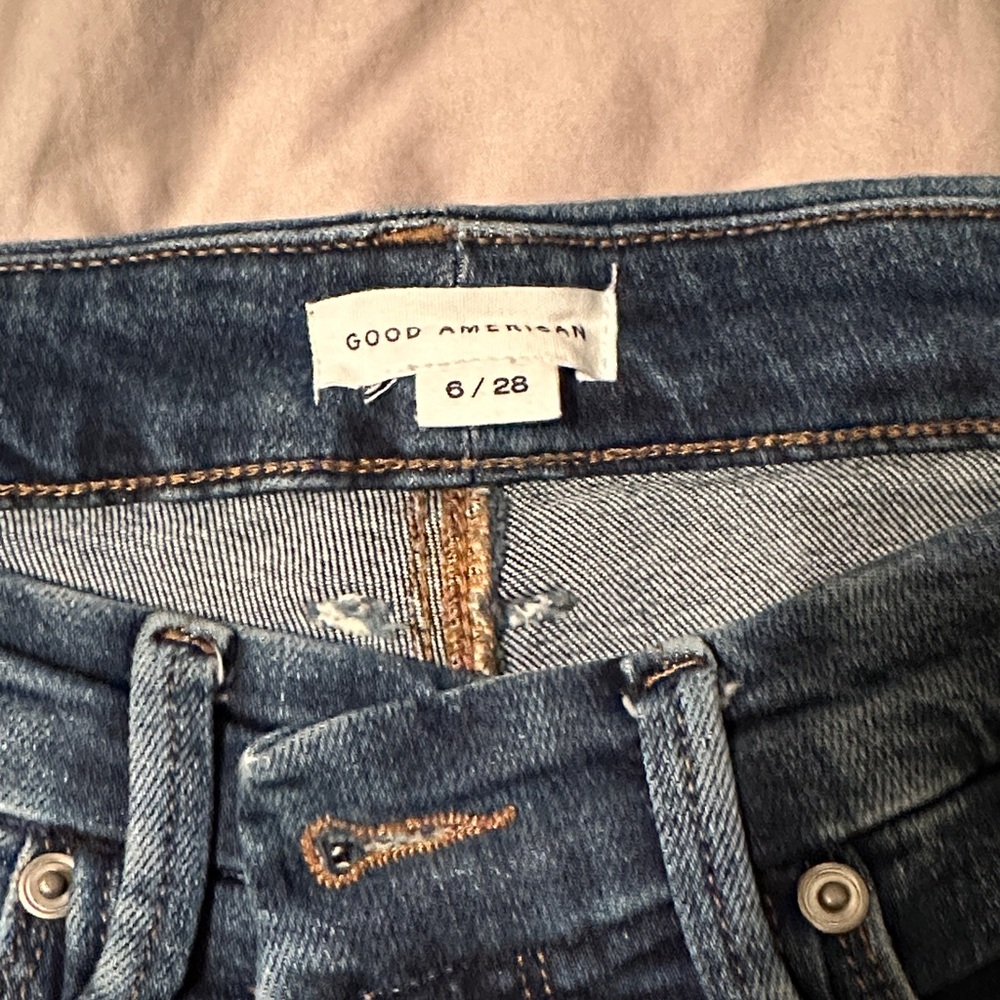 Good American - Petite Straight Compression Jeans
